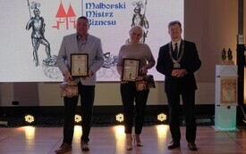 Galeria zdjęć z jubileuszowej, 10. Gali &bdquo;Malborski Mistrz Biznesu 2025&rdquo;, kt&oacute;ra odbyła się 11 września 2026 roku w Centrum Konferencyjnym Hotelu Malbork. Fotografie przedstawiają uczestnik&oacute;w wydarzenia 43
