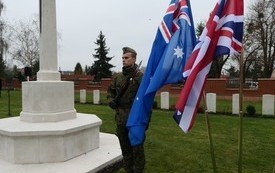 We wtorek 16 listopada odbyły się uroczystości w związku z Dniem Pamięci (Remembrance Day), kt&oacute;ry jest świętem obchodzonym w krajach Wsp&oacute;lnoty Brytyjskiej, upamiętniającym żołnierzy poległych na wojnach.    Uroczystość odbyła się na Cmentarzu Wsp&oacute;lnoty Br