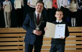 burmistrz oraz nagrodzony stypendysta/ stypendystka