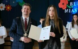 burmistrz oraz nagrodzony stypendysta/ stypendystka