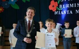 burmistrz oraz nagrodzony stypendysta/ stypendystka