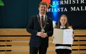 burmistrz oraz nagrodzony stypendysta/ stypendystka