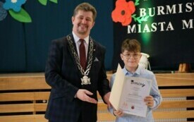 burmistrz oraz nagrodzony stypendysta/stypendystka