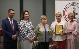 Malborskie pielęgniarki i położne z wyr&oacute;żnieniami z okazji dnia Pielęgniarki i Położnej 11