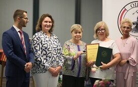 Malborskie pielęgniarki i położne z wyr&oacute;żnieniami z okazji dnia Pielęgniarki i Położnej 13