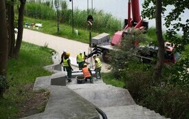 Remont schod&oacute;w za urzędem prowadzących na bulwar  5