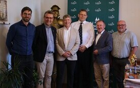 Komisja Wsp&oacute;lnoty Brytyjskiej ds. Cmentarzy Wojennych z wizytą w Malborku 7