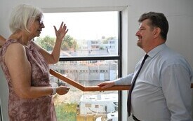 uczestnicy Posiedzenia przy stołach