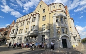 uczestnicy na ul. 17 Marca