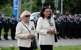 Galeria zdjęć przedstawia obchody 87. rocznicy wybuchu II wojny światowej w Malborku, podczas kt&oacute;rych delegacje złożyły kwiaty i zapaliły znicze w miejscach pamięci. Fotografie dokumentują także gł&oacute;wn 7