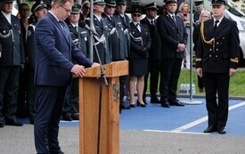 Galeria zdjęć przedstawia obchody 87. rocznicy wybuchu II wojny światowej w Malborku, podczas kt&oacute;rych delegacje złożyły kwiaty i zapaliły znicze w miejscach pamięci. Fotografie dokumentują także gł&oacute;wn 45