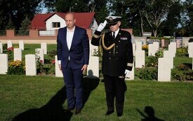 Galeria zdjęć przedstawia obchody 87. rocznicy wybuchu II wojny światowej w Malborku, podczas kt&oacute;rych delegacje złożyły kwiaty i zapaliły znicze w miejscach pamięci. Fotografie dokumentują także gł&oacute;wn 67