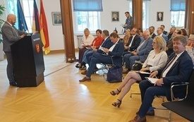 uczestnicy spotkania na sali