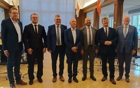 zdjęcie burmistrz&oacute;w miast partnerskich
