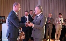 Galeria zdjęć z jubileuszowej, 10. Gali &bdquo;Malborski Mistrz Biznesu 2025&rdquo;, kt&oacute;ra odbyła się 11 września 2026 roku w Centrum Konferencyjnym Hotelu Malbork. Fotografie przedstawiają uczestnik&oacute;w wydarzenia 23