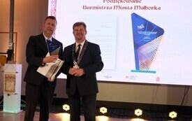 Galeria zdjęć z jubileuszowej, 10. Gali &bdquo;Malborski Mistrz Biznesu 2025&rdquo;, kt&oacute;ra odbyła się 11 września 2026 roku w Centrum Konferencyjnym Hotelu Malbork. Fotografie przedstawiają uczestnik&oacute;w wydarzenia 37