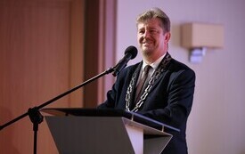 Galeria zdjęć z jubileuszowej, 10. Gali &bdquo;Malborski Mistrz Biznesu 2025&rdquo;, kt&oacute;ra odbyła się 11 września 2026 roku w Centrum Konferencyjnym Hotelu Malbork. Fotografie przedstawiają uczestnik&oacute;w wydarzenia 39