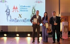 Galeria zdjęć z jubileuszowej, 10. Gali &bdquo;Malborski Mistrz Biznesu 2025&rdquo;, kt&oacute;ra odbyła się 11 września 2026 roku w Centrum Konferencyjnym Hotelu Malbork. Fotografie przedstawiają uczestnik&oacute;w wydarzenia 41