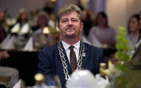 Galeria zdjęć z jubileuszowej, 10. Gali &bdquo;Malborski Mistrz Biznesu 2025&rdquo;, kt&oacute;ra odbyła się 11 września 2026 roku w Centrum Konferencyjnym Hotelu Malbork. Fotografie przedstawiają uczestnik&oacute;w wydarzenia 62