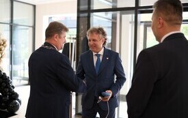 Galeria zdjęć z jubileuszowej, 10. Gali &bdquo;Malborski Mistrz Biznesu 2025&rdquo;, kt&oacute;ra odbyła się 11 września 2026 roku w Centrum Konferencyjnym Hotelu Malbork. Fotografie przedstawiają uczestnik&oacute;w wydarzenia 68