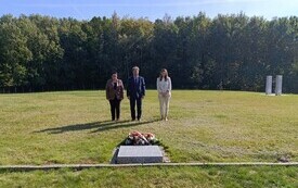 Malborska delegacja uczciła pamięć cywilnych ofiar II wojny światowej pochowanych w Glinnej 6