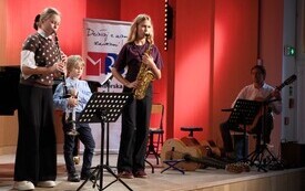 Galeria zdjęć z koncertu nauczycieli i uczni&oacute;w Państwowej Szkoły Muzycznej I stopnia im. Ignacego Jana Paderewskiego w Malborku oraz wręczenia nagr&oacute;d w konkursie fotograficznym &bdquo;Moja zielona oaza&rdquo;. Wy 20