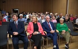 Galeria zdjęć z koncertu nauczycieli i uczni&oacute;w Państwowej Szkoły Muzycznej I stopnia im. Ignacego Jana Paderewskiego w Malborku oraz wręczenia nagr&oacute;d w konkursie fotograficznym &bdquo;Moja zielona oaza&rdquo;. Wy 26