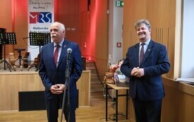 Galeria zdjęć z koncertu nauczycieli i uczni&oacute;w Państwowej Szkoły Muzycznej I stopnia im. Ignacego Jana Paderewskiego w Malborku oraz wręczenia nagr&oacute;d w konkursie fotograficznym &bdquo;Moja zielona oaza&rdquo;. Wy 34