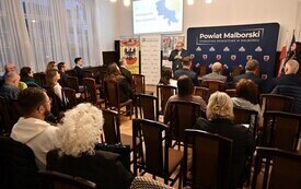 uczestnicy spotkania na sali