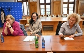 uczestnicy spotkania na sali
