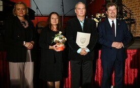 wicewojewoda pomorska oraz burmistrz Malborka z przedstawicielami Koła Przewodnik&oacute;w Malborksich