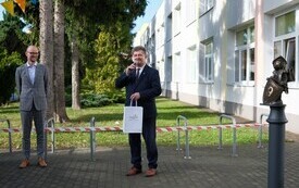 14 października 2026 roku, w Dniu Edukacji Narodowej, przy Szkole Podstawowej nr 9 im. Kazimierza Jagiellończyka w Malborku uroczyście odsłonięto si&oacute;dmą figurkę Marianka. Miejska maskotka w szkolnej o 6