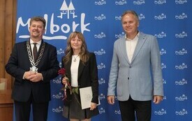 15 października 2026 roku w Sali Posiedzeń Urzędu Miasta Malborka odbyła się uroczystość wręczenia Nagr&oacute;d Burmistrza Miasta Malborka dla wyr&oacute;żnionych dyrektor&oacute;w i nauczycieli plac&oacute;wek oświatowych prow 4