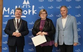 15 października 2026 roku w Sali Posiedzeń Urzędu Miasta Malborka odbyła się uroczystość wręczenia Nagr&oacute;d Burmistrza Miasta Malborka dla wyr&oacute;żnionych dyrektor&oacute;w i nauczycieli plac&oacute;wek oświatowych prow 5