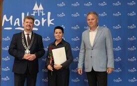 15 października 2026 roku w Sali Posiedzeń Urzędu Miasta Malborka odbyła się uroczystość wręczenia Nagr&oacute;d Burmistrza Miasta Malborka dla wyr&oacute;żnionych dyrektor&oacute;w i nauczycieli plac&oacute;wek oświatowych prow 14