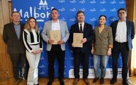 Podpisanie umowy na&nbsp;realizację zadania pn. &bdquo;Modernizacja drogi pieszo-rowerowej na&nbsp;moście św. Wojciecha przez rzekę Nogat w&nbsp;Malborku  1