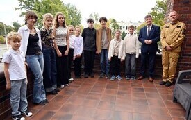 grupowe zdjęcie laureat&oacute;w