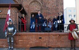 23 października 2026 roku odbyło się uroczyste otwarcie Ratusza Staromiejskiego w Malborku po zakończonej renowacji. Uroczystości towarzyszyły podziękowania oraz występy zespoł&oacute;w działających przy Mal 36