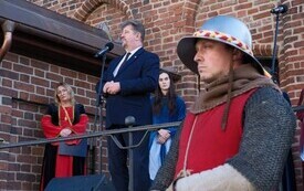 23 października 2026 roku odbyło się uroczyste otwarcie Ratusza Staromiejskiego w Malborku po zakończonej renowacji. Uroczystości towarzyszyły podziękowania oraz występy zespoł&oacute;w działających przy Mal 37
