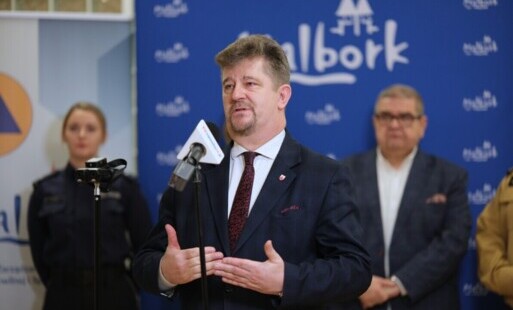 Burmistrz Miasta Malborka na konferencji prasowej poprzedzającej szkolenia