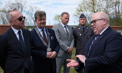 goście, burmistrz, ambasador, inni uczestnict sporkania