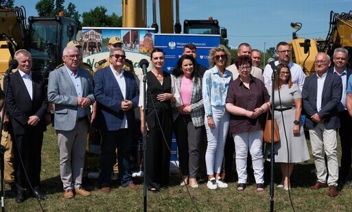 samorządowcy powiatu malborskiego i nowodworskiego wraz z Wojewodą Pomorską