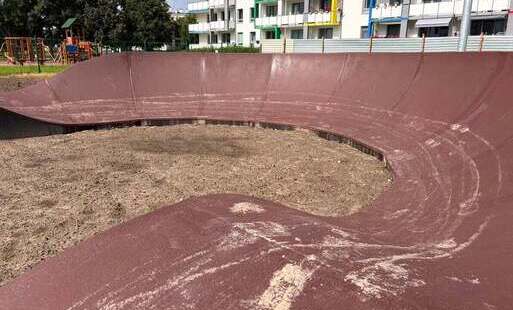 zanieczyszczony pumptrack 
