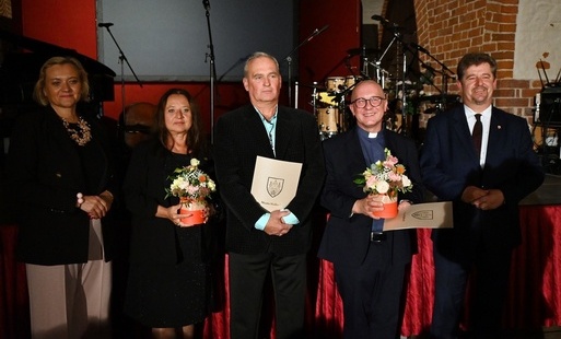Zdjęcie do Inauguracja Roku Kulturalnego w Malborku. Nagrody dla zasłużonych i wyjątkowy koncert Hanny Banaszak
