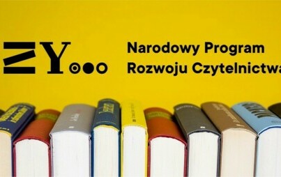 książki i logo programu